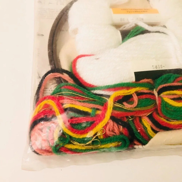 Vtg 1979 Bernat Holiday Hoops Christmas Stitchery Kit Mr Mrs Kringle  Santa - Picture 8 of 12